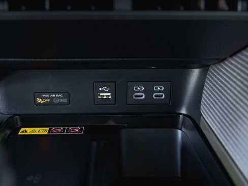 Used 2026 Toyota Camry SE w/ Convenience Package FWD image 19