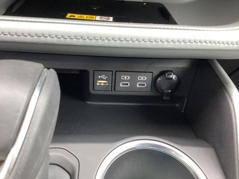 Certified 2023 Toyota Highlander XLE image 39