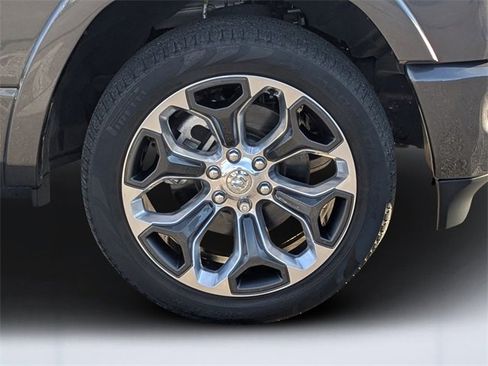 Used 2024 RAM 1500 Limited image 10