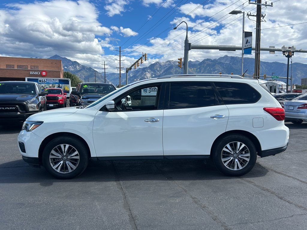 Used 2018 Nissan Pathfinder SV FWD image 8