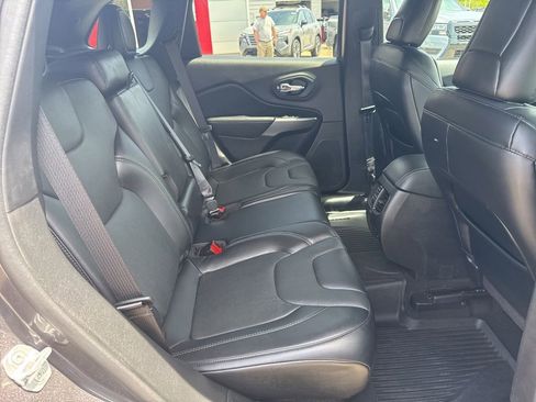 Used 2020 Jeep Cherokee High Altitude AWD/4WD image 25