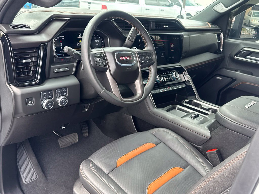 Used 2025 GMC Sierra 2500 AT4 w/ AT4 Premium Plus Package AWD/4WD image 10