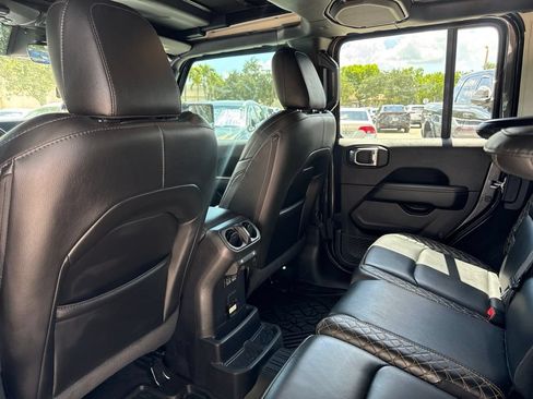 Used 2021 Jeep Wrangler Unlimited Sahara AWD/4WD image 13