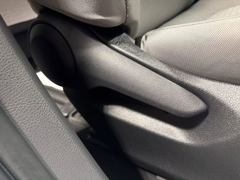 Used 2022 Toyota Sienna LE FWD image 28