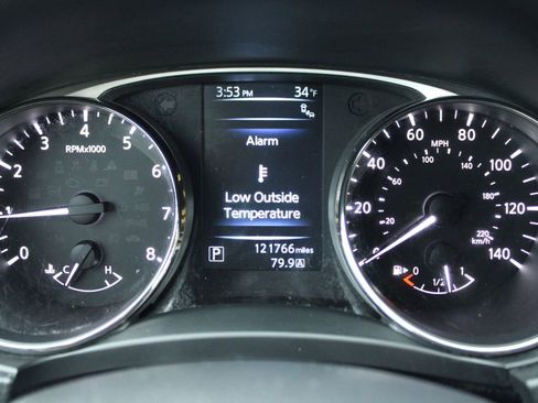 Used 2015 Nissan Rogue SV w/ SV Premium Package image 11