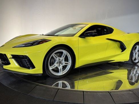 Used 2024 Chevrolet Corvette Stingray Premium Cpe w/ Z51 Performance Package RWD image 21