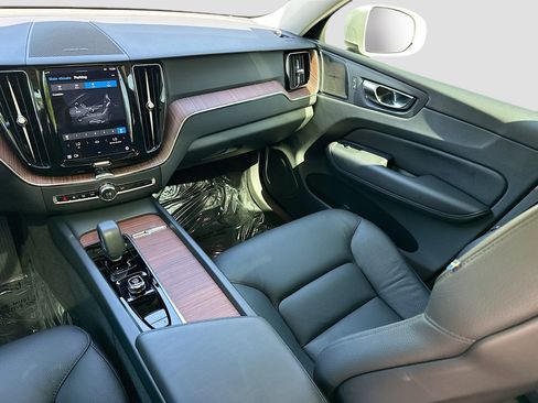 Used 2023 Volvo XC60 B5 Plus w/ Protection Package Premier image 23