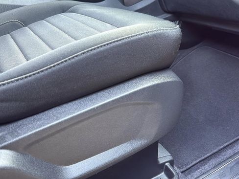 Used 2024 Ford Edge SE w/ Black Appearance Package image 23