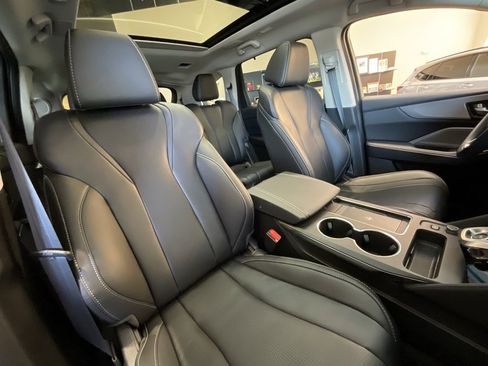 Certified 2025 Acura MDX w/ Technology Package image 22