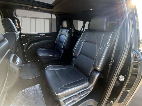 Used 2023 Cadillac Escalade ESV Premium Luxury AWD/4WD image 28