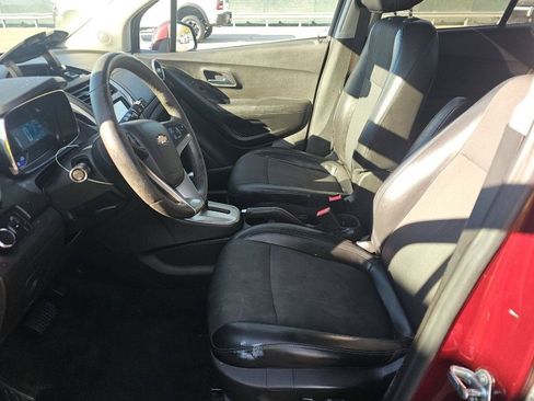 Used 2016 Chevrolet Trax LT w/ LT Sun and Sound Package image 11