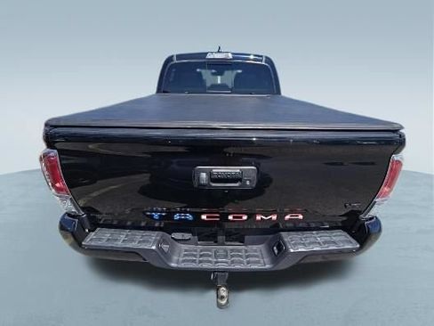 Used 2020 Toyota Tacoma TRD Off-Road w/ TRD Premium Off Road Package AWD/4WD image 5