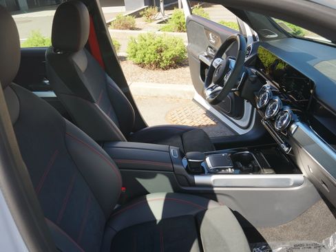 Used 2023 Mercedes-Benz GLB 35 AMG 4MATIC w/ Premium Package image 25