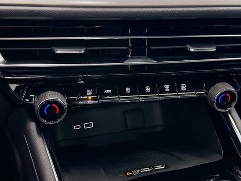 New 2026 Chevrolet Traverse LT image 16