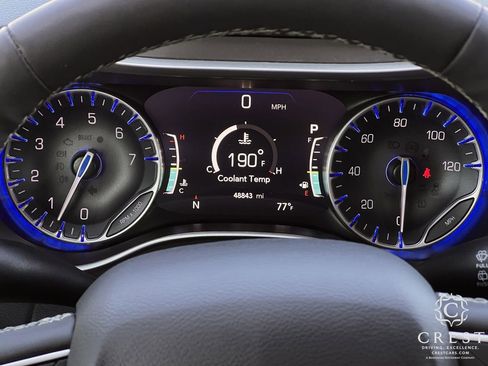 Used 2024 Chrysler Pacifica Touring-L image 16