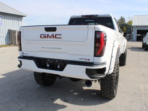 Used 2024 GMC Sierra 2500 AT4 w/ AT4 Premium Plus Package image 12
