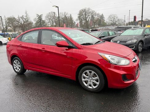 Used 2013 Hyundai Accent GLS image 6