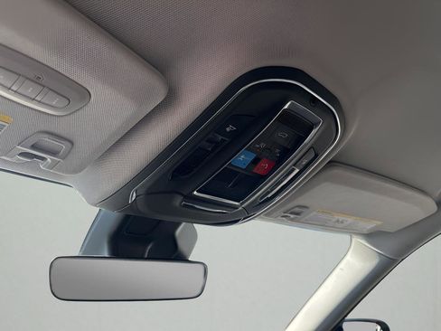 Used 2022 Jeep Grand Cherokee L Limited w/ Black Appearance Package image 37