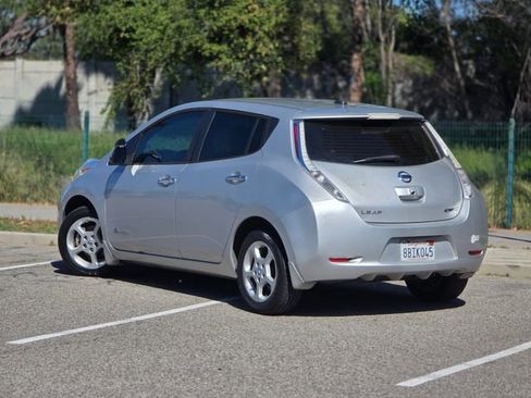 Used 2013 Nissan Leaf SV w/ Premium Pkg image 14