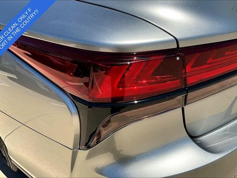 Used 2024 Lexus LS 500 F Sport w/ Dynamic Handling Package RWD image 39