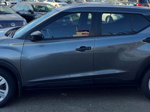 Used 2018 Nissan Kicks S FWD image 2
