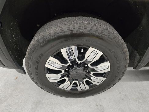 Used 2024 GMC Sierra 2500 Denali w/ Denali Reserve Package image 14