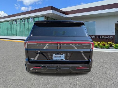 New 2025 Lincoln Navigator Reserve w/ Jet Appearance Package image 5