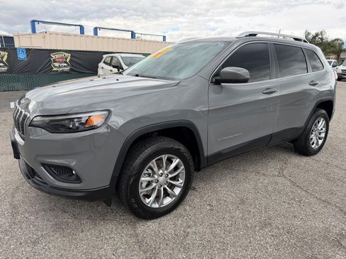 Used 2021 Jeep Cherokee Latitude Lux w/ Trailer Tow Group AWD/4WD image 12