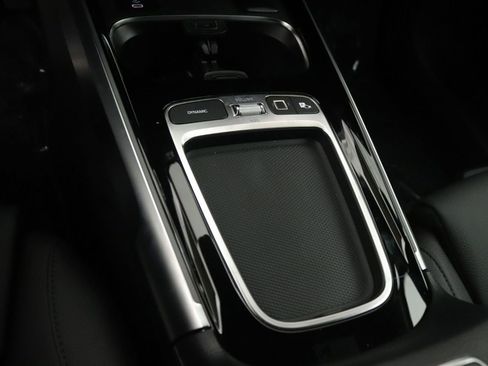 New 2026 Mercedes-Benz GLB 250 image 6