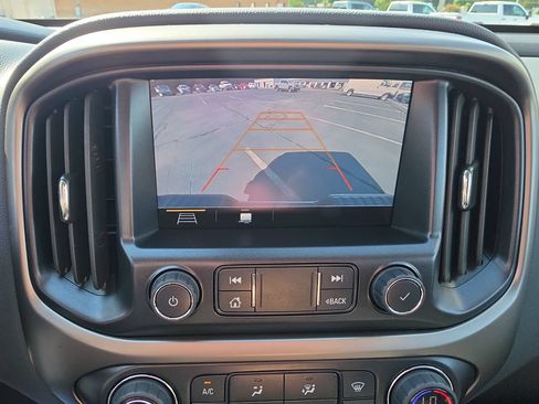 Used 2022 Chevrolet Colorado Z71 AWD/4WD image 24