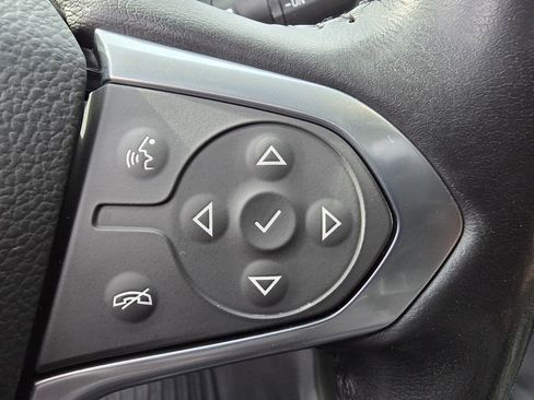 Used 2022 Chevrolet Traverse RS image 30