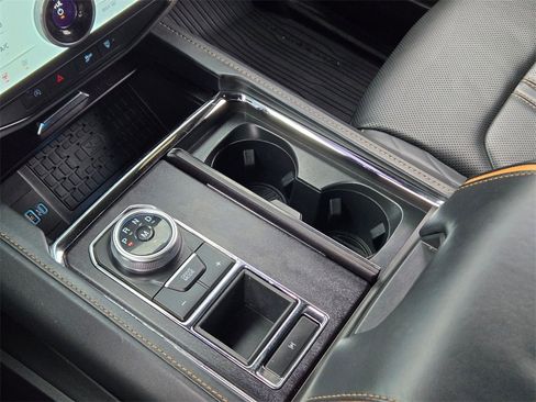 Used 2023 Ford Expedition Max Platinum image 19