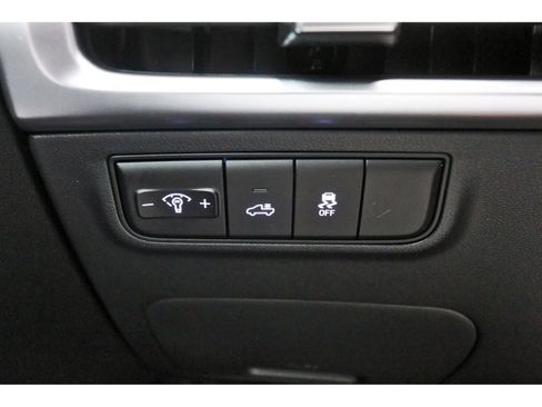 Certified 2025 Hyundai Santa Cruz SE image 21