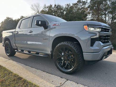 Used 2024 Chevrolet Silverado 1500 RST image 3