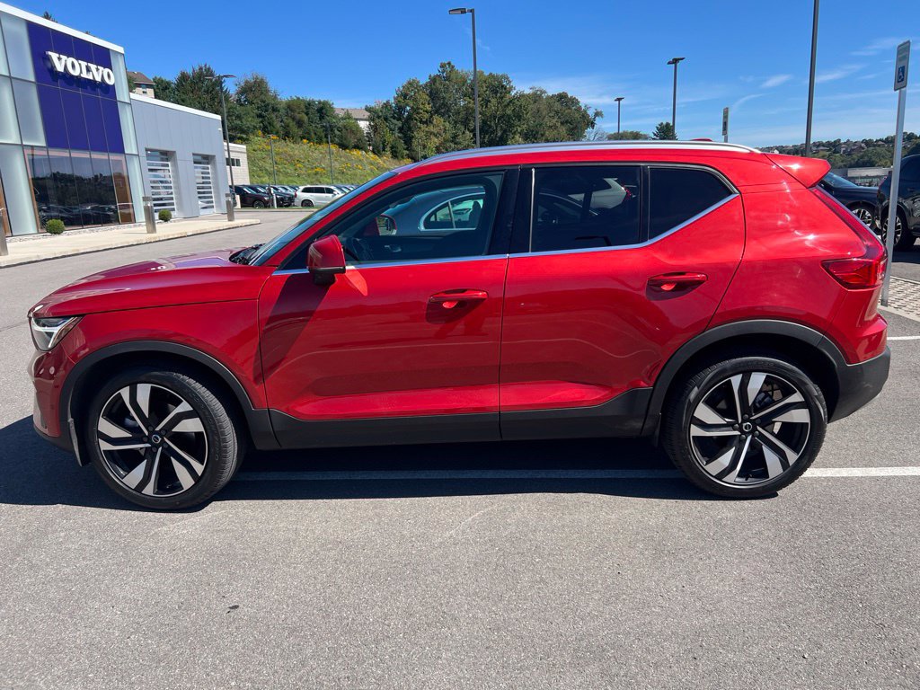 Used 2025 Volvo XC40 B5 Plus w/ Climate Package AWD/4WD image 9