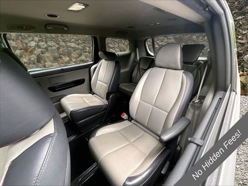 Used 2018 Kia Sedona EX FWD image 23