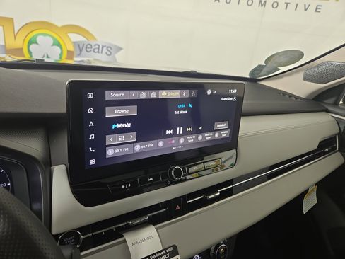 New 2025 Mitsubishi Outlander SE image 19