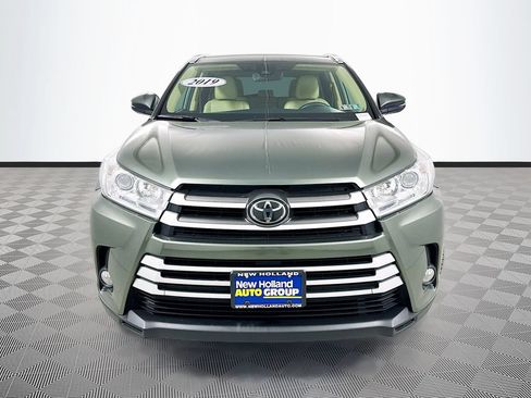 Used 2019 Toyota Highlander XLE w/ Protection Package #3 AWD/4WD image 3