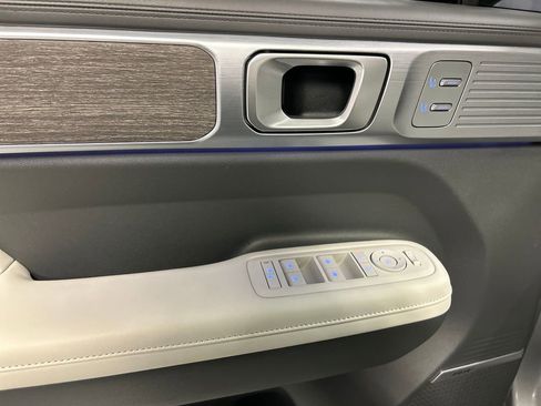 Used 2024 Hyundai Santa Fe Calligraphy image 12