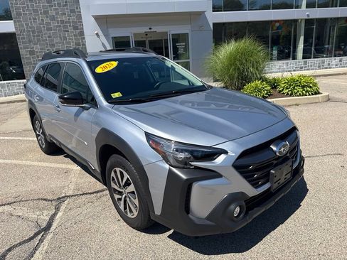 Used 2025 Subaru Outback Premium AWD/4WD image 7