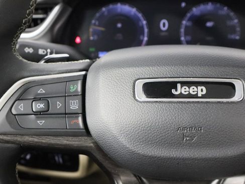 Used 2024 Jeep Grand Cherokee Limited image 25