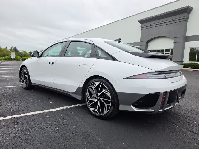 Used 2023 Hyundai Ioniq 6 Limited AWD/4WD image 14