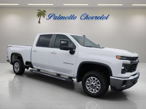 Used 2025 Chevrolet Silverado 2500 LT w/ Convenience Package AWD/4WD image 1