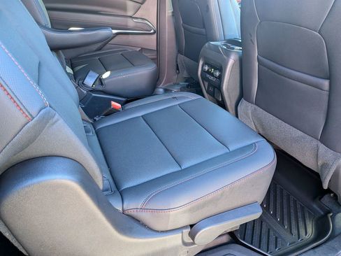 Certified 2025 Chevrolet Traverse Z71 w/ Driver Confidence Package AWD/4WD image 23