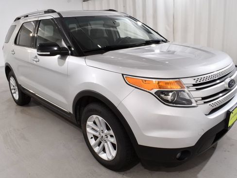 Used 2013 Ford Explorer XLT AWD/4WD image 5