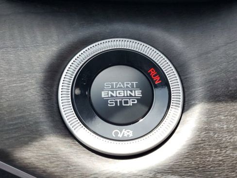 New 2025 Jeep Grand Cherokee Limited w/ Black Appearance Package image 28