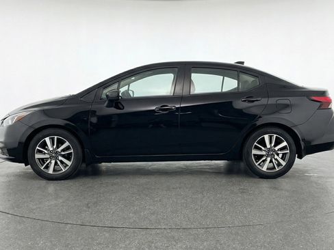 Used 2025 Nissan Versa SV image 5