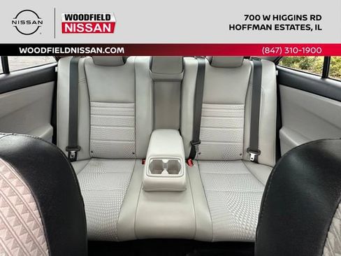Used 2015 Toyota Camry SE w/ Moonroof Package FWD image 28