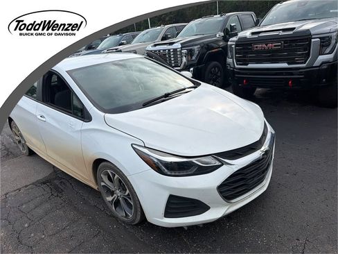 Used 2019 Chevrolet Cruze LT w/ Convenience Package FWD image 1