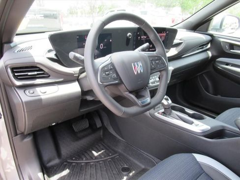 Used 2025 Buick Envista Preferred w/ Convenience I Package FWD image 16